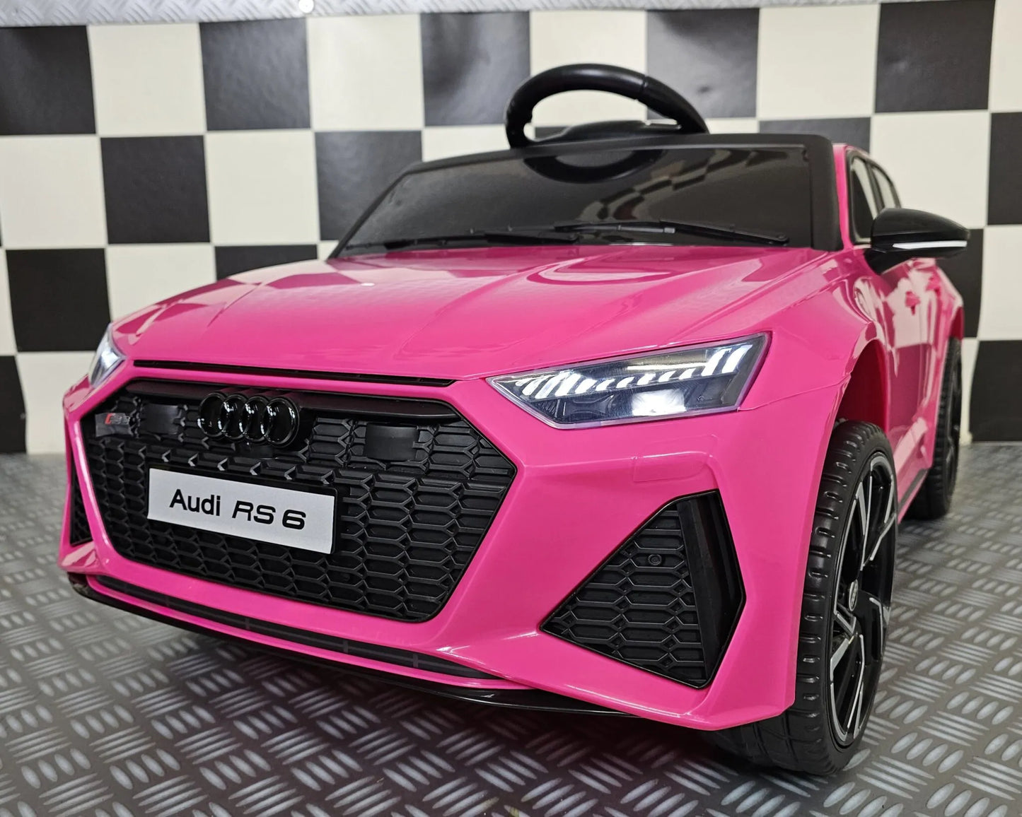 Audi RS6 12v roze Kinderauto – Luxe in Miniatuur, Rijplezier in Groot Formaat
