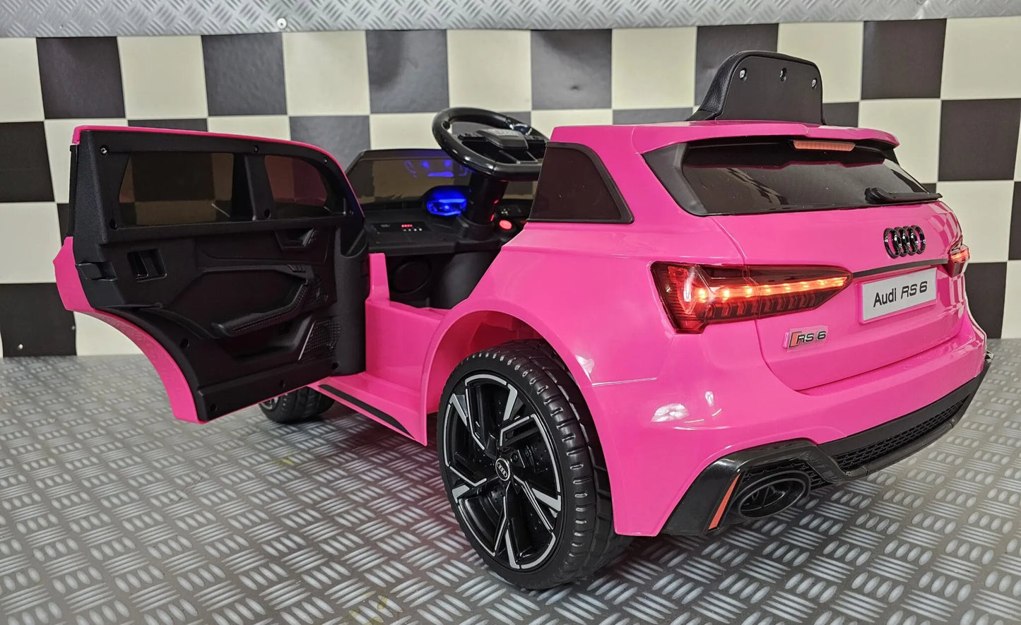 Audi RS6 12v roze Kinderauto – Luxe in Miniatuur, Rijplezier in Groot Formaat